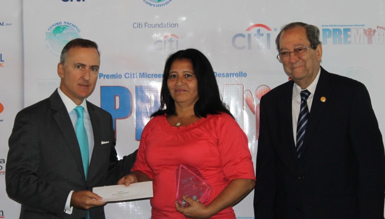 FUNDACIÓN CITI  Y EL CENTRO DE COMPETITIVIDAD PREMIA EL MICROEMPRENDIMIENTO