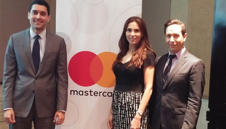 Mastercard,empresa de tecnología líder en medios de pago electrónico,bajo la visión de un mundo mas allá del efectivo.