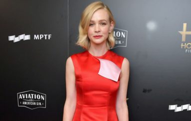 CALVIN KLEIN VISTÍO LAS ACTRICES CAREY MULLIGAN Y DAKOTA JOHNSON PARA LOS PREMIOS HOLLYWOOD