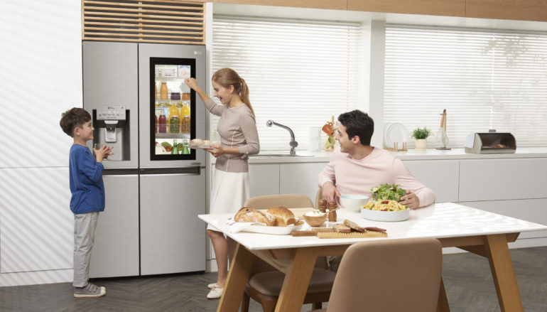 LG INSTAVIEW DOOR -IN DOOR REFUERZA LA IMPORTANCIA DEL TOQUE QUE HACE TU VIDA MÁS SIMPLE.