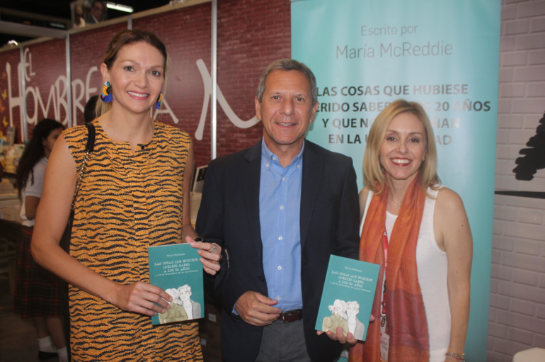 EMBAJADA DE ARGENTINA EN PANAMÁ ACOMPAÑÓ A LA ESCRITORA ARGENTINA MARÍA McREDDIE EN LA FERIA DEL LIBRO