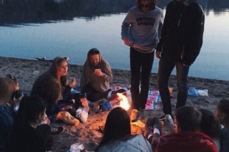 DISFRUTA TU  VERANO CON LA  FAMILIA Y LOS AMIGOS.