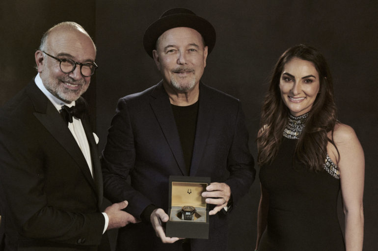 Bulova honra al maestro  Rubén Blades, persona del año 2021 de los premios Latin Grammy