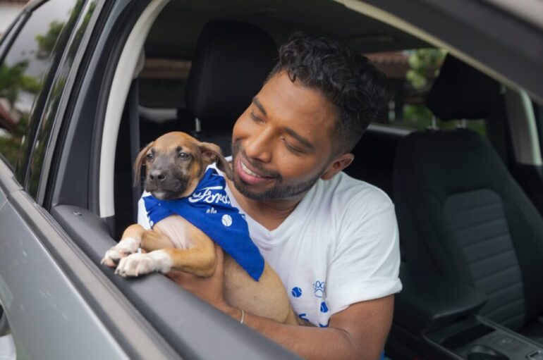 Ford celebra el Día Mundial del Perro Adoptado para promover el rescate de animales maltratados y abandonados