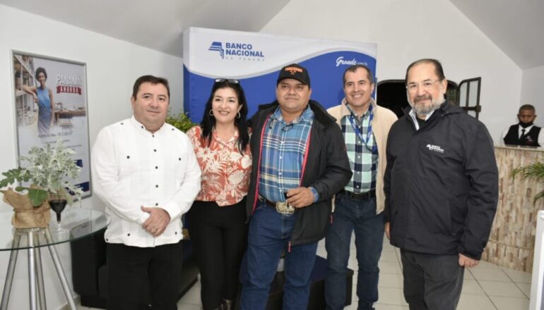 Banco Nacional de Panamá presente en la feria de las flores