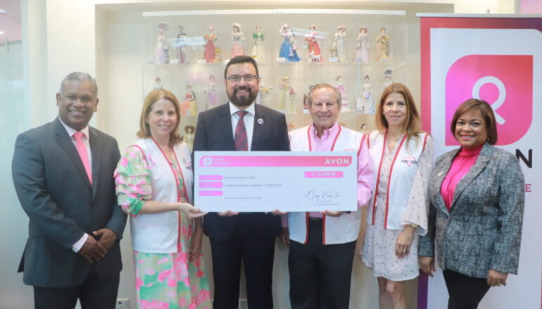 <strong>El programa Avon Promesa Para Ganarle al Cáncer de mama, entrega donativos de más de 25,000 dólares en Panamá</strong>