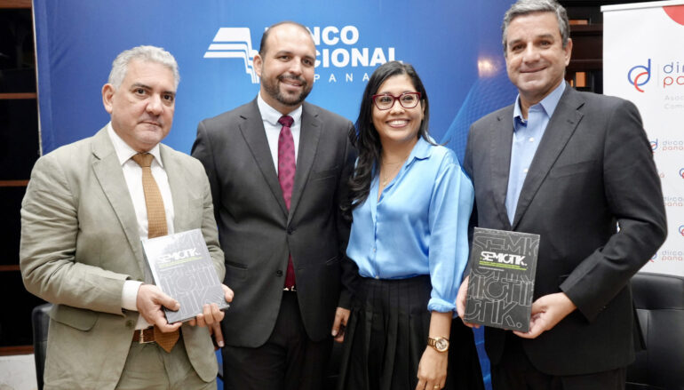 DIRCOM PANAMA LANZA SEMIOTIK : Un libro que aborda los desafíos corporativos del siglo xx1