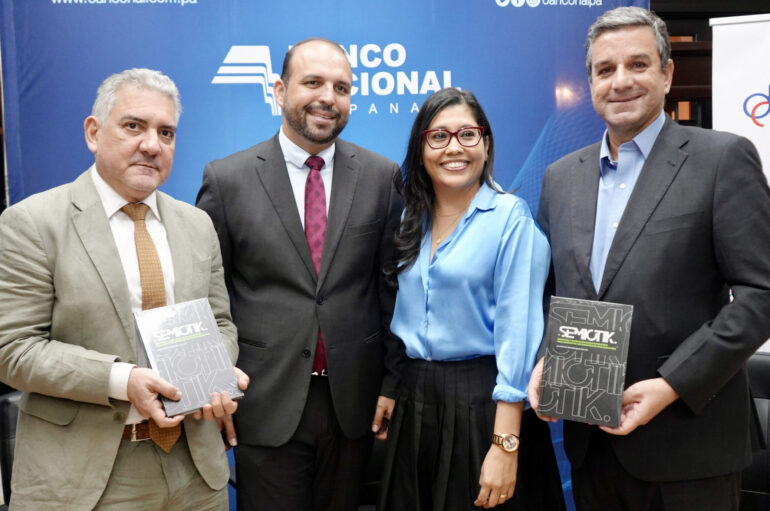 DIRCOM PANAMA LANZA SEMIOTIK : Un libro que aborda los desafíos corporativos del siglo xx1