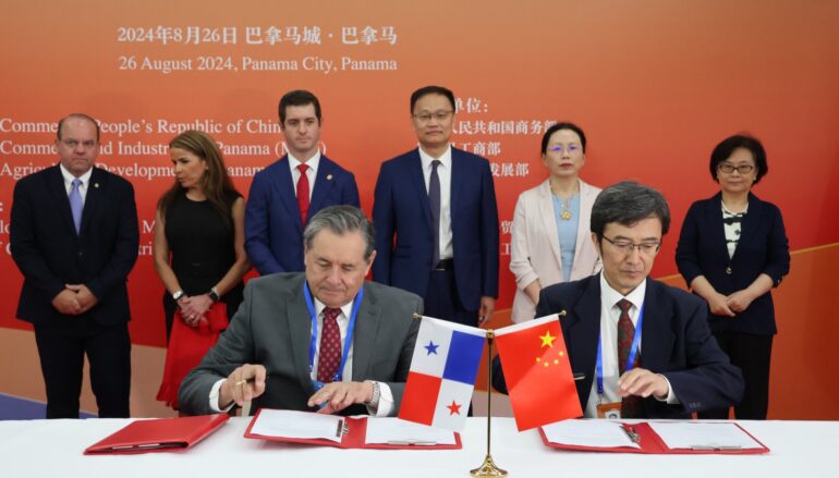 Ministerio de Comercio  de China realiza una ceremonia de firmas entre China y Panamá